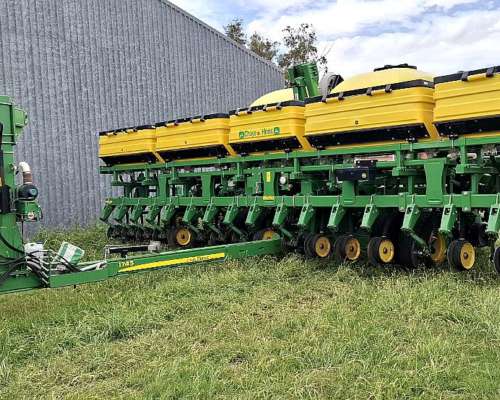 Plantadora Sembradora John Deere 1745 de 18 a 52 - Usada