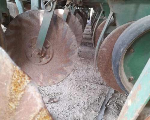 Sembradora Marca Pierobon 1998