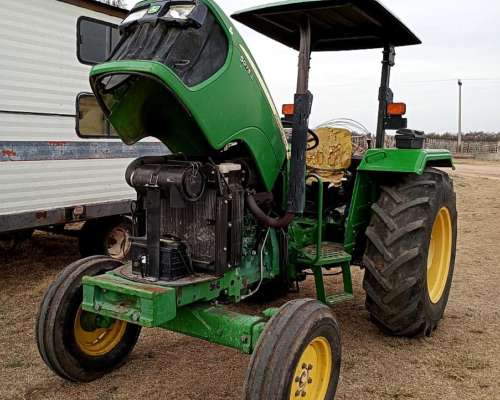 Tractor JD5075 - año 2014