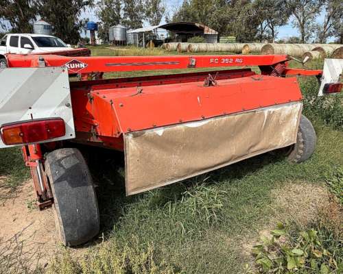 Segadora Kuhn FC 352 RG a Reparar Barra de Corte