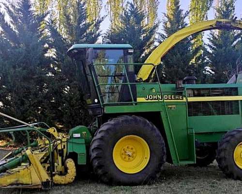Vendo Picadora John Deere 6850. Cabezal Kemper 6 Surcos.