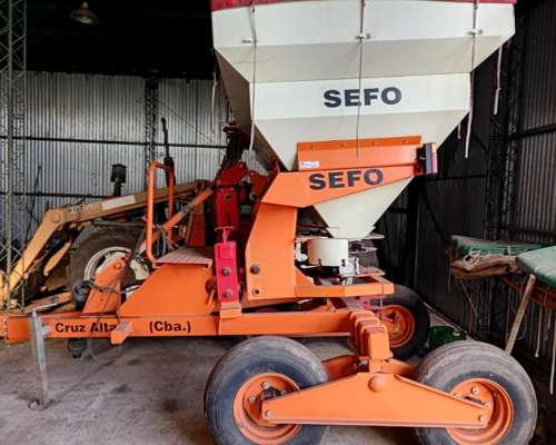 Fertilizadora Sefo Mod ECO 3000, con Balanza .