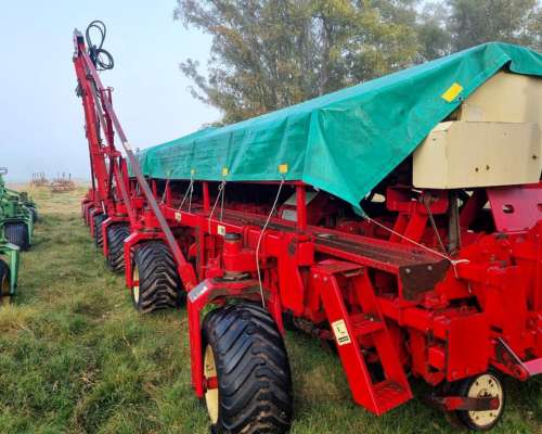 Sembradora Giorgi Precisa 8000, 27 Surcos a 52 cm Neumatica