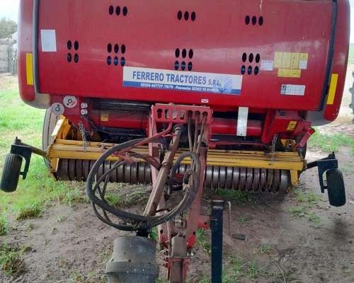 Rotoenfardadora New Holland RB 560