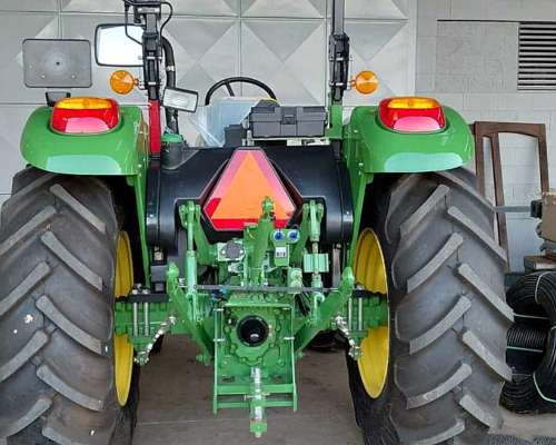 Tractor John Deere 92 HP Traccion Doble. sin USO a Estrenar