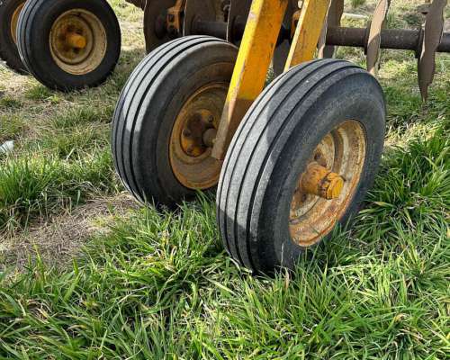 Rastra Agrometal Semipesada de 60 Discos de 24 Pulgadas