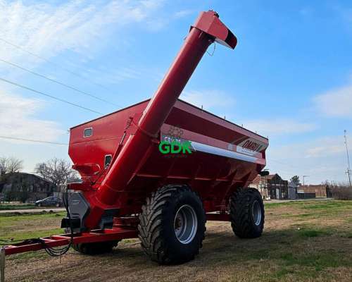 Tolva Autodescargable CRV 35 C/goma y Balanza Ombu.