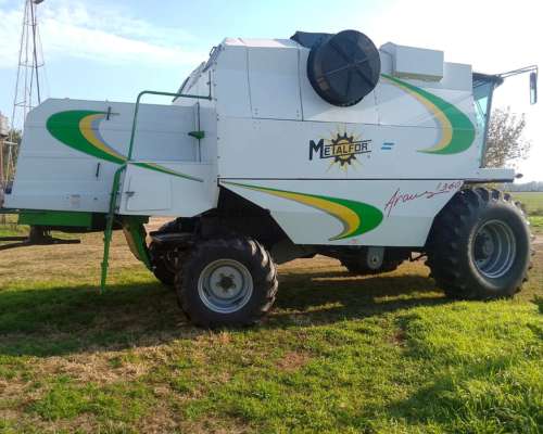 Cosechadora Araus 360 2006 + Maicero Ombu 11 a 52 año 2007