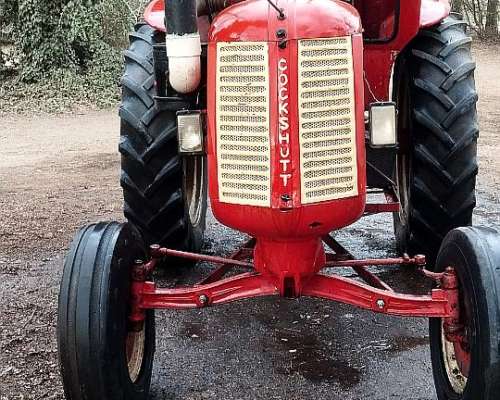Vendo Permuto Cockshutt Motor Perkins muy Bueno