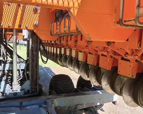 Sembradora Agrometal, TX Pivot 1, año 2011, 23 a 35