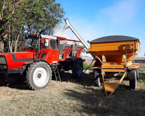 Fertilizadora Autopropulsada Montada Sobre Chasis de Camion