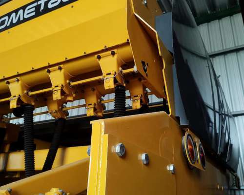 Sembradora Agrometal TX Pivot 2, 18 a 52, año 2023, Neumatic
