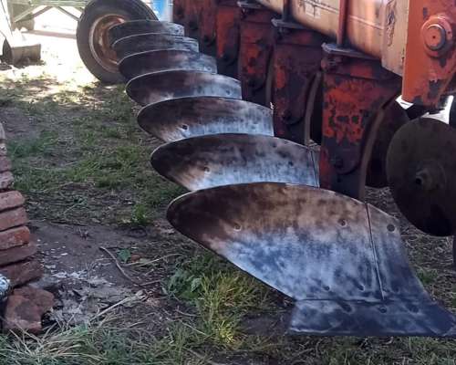 Arado Migra 7 Rejas de 14