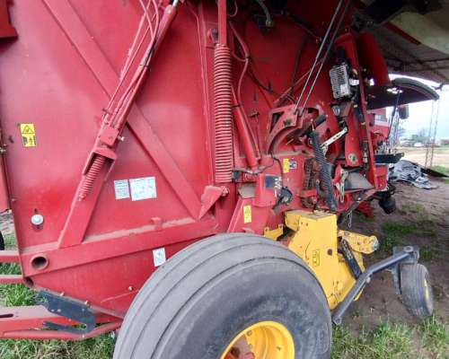 Rotoenfardadora New Holland RB 560