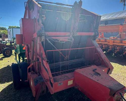 Enrolladora Rotoenfardadora Mainero 5850