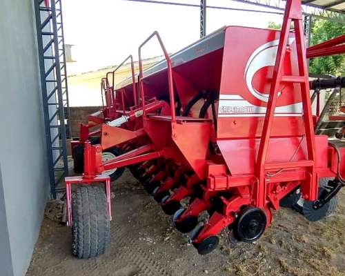 Sembradora Crucianelli Gringa V 14 a 52 Neumatica