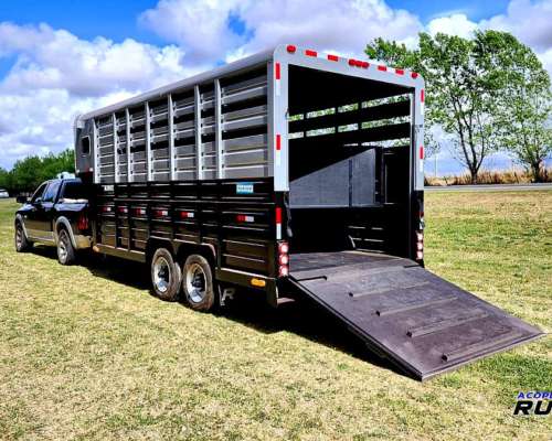 Semirremolque Homologado para Caballos Formato Americano