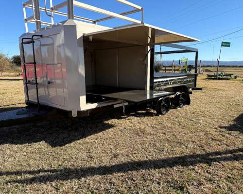 Trailer para Drones Mancini, Disponible