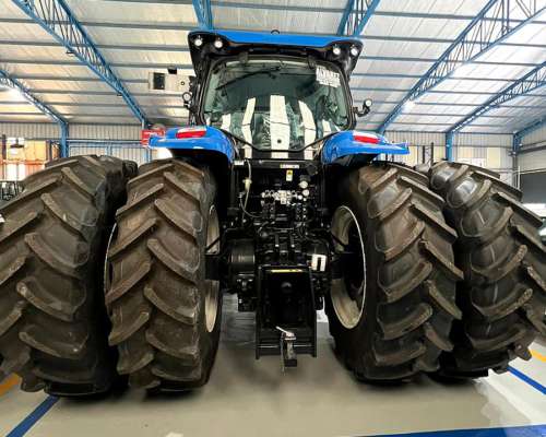 New Holland T7.215/4cd. -