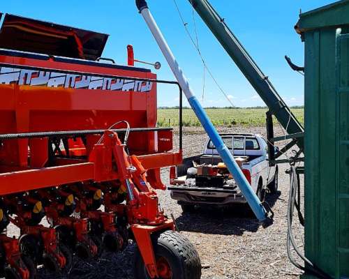 Busco Trabajo de Tractorista/senbrador/carrero