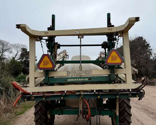 Pulverizador Pampero Tetra Full 3000 de 3000 Lts de 21 Mts