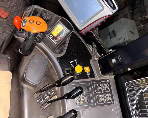 Tractor New Holland TM 180 Sps, Motor Genesis, Piloto Elec.