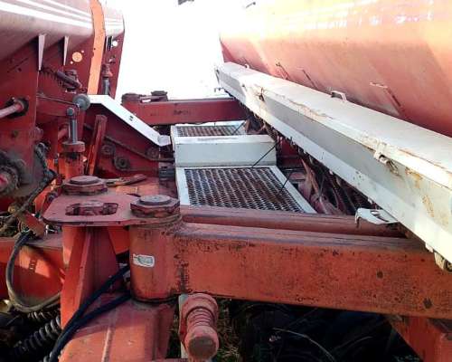 Semb. Marca Apache Modelo 9000 de 25 a 17.5cm, con Alfalfero