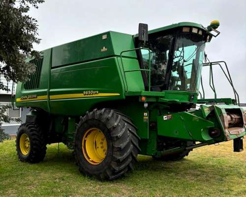Cosechadora John Deere 9650 30 Pies año 2002.