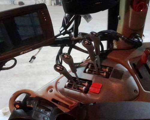 Valtra BT 150 con Piloto