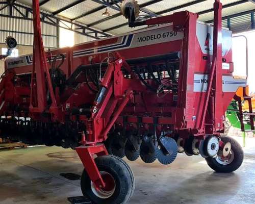 Sembradora Monumental 6750. Neumática.