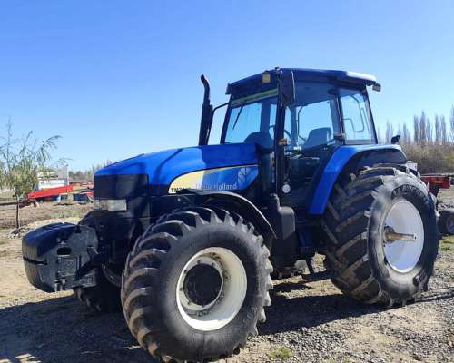 New Holland 7040 año 2012. 9474 HS. ROD 32. Trabajando