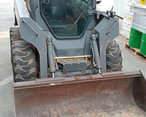 Minicargador John Deere 318d - 2010