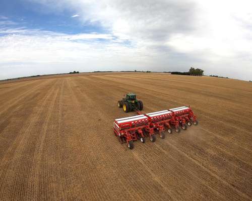 Sembradora de Pastura y Grano Fino Pionera