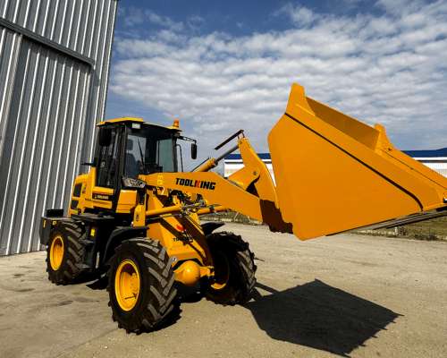 Pala Cargadora TK 930 - Peso OP: 4.200 Kg