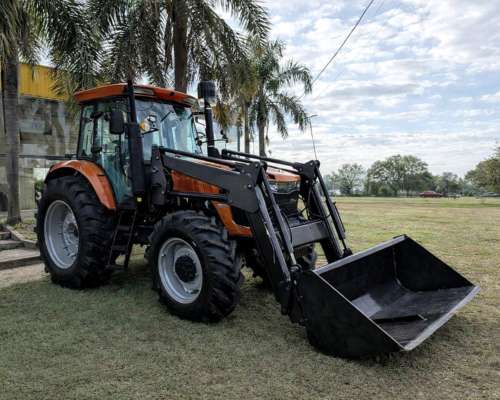 Tractor Zanello 4.120 con Pala Cargadora Frontal.