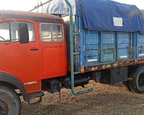 Camión Mercedes Benz 1114 con Motor 1518 Modelo 1985