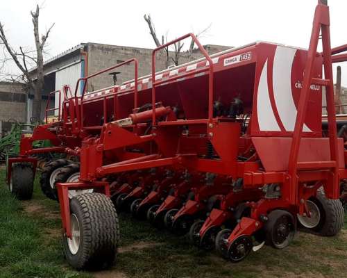 Sembradora Crucianelli Gringa 1452. muy Buen Estado.