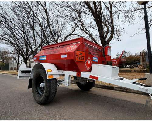 Acoplado Tanque Cisterna de Chapa para 1.000 Lts.