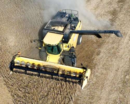New Holland CR 5080, Cabezal Sojero 25, Poco USO (4x2, 2014)