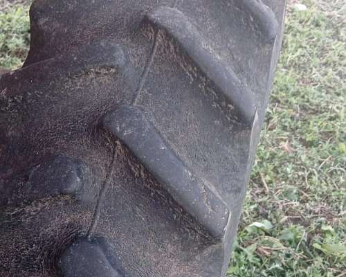 Cosechadora Vassalli 1200. año 1997. Plataforma de 23 Pies.