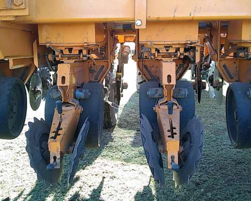 Agrometal TX Mega 9-52 Doble Fertilización 2002