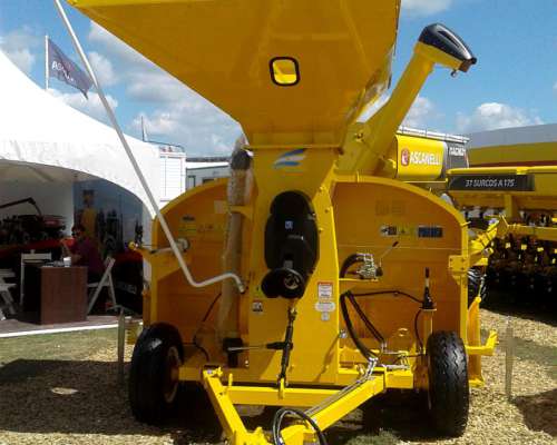 Embolsadora de Grano Ascanelli Modelo Grub de 9 Pies