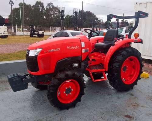 Tractor Kubota L3800 Usado