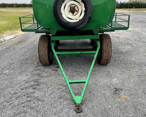 Acoplado Tanque Mauro de 3000 Lts de Capacidad