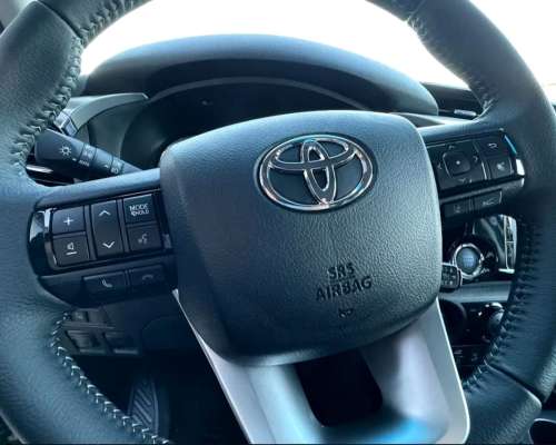 Vendo Toyota Hilux SRX 4X4 2025 con Solo 700 km sin Uso- con