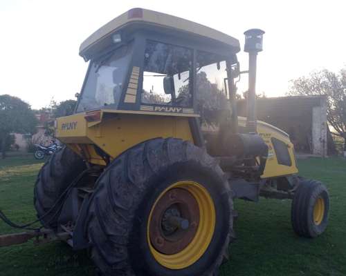 - Tractor Pauny 230c -