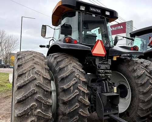 Tractor Valtra BT 210