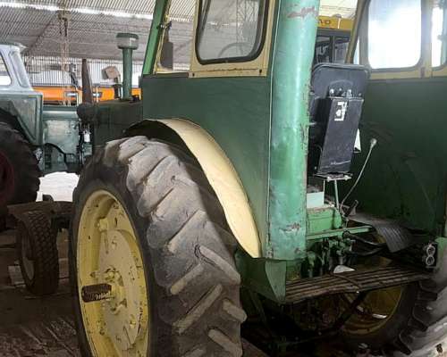 Tractor John Deere 730