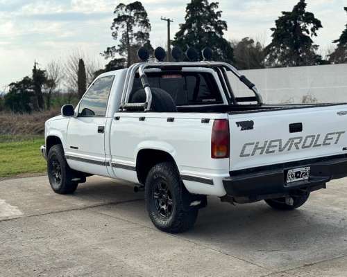 Chevrolet Silverado con Motor Cummins 6 Cilindros año 1998