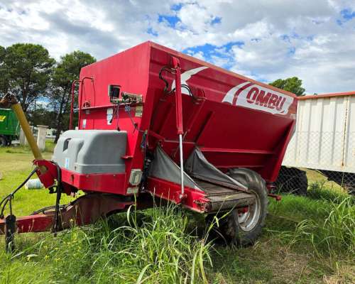 Mixer Ombu de 10m3 Rodado Simple con Balanza Magris